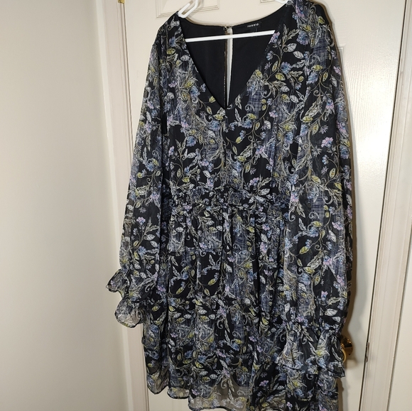 torrid Dresses & Skirts - Torrid Black Floral Long Sleeve Dress